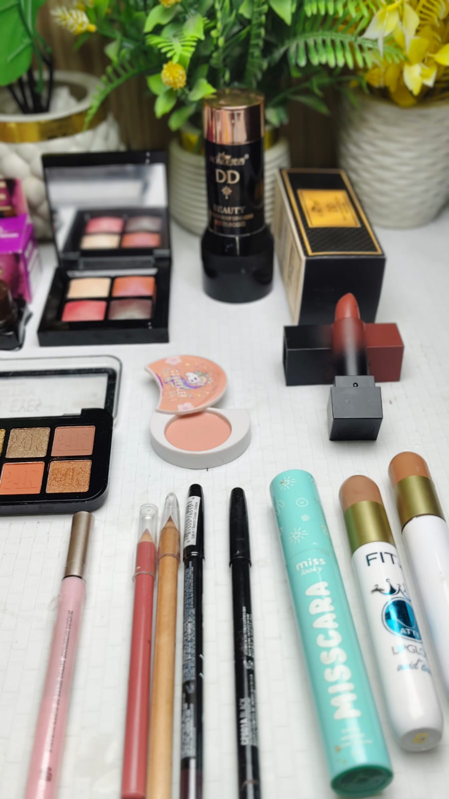 18 IN 1 BRANDED ITEMS