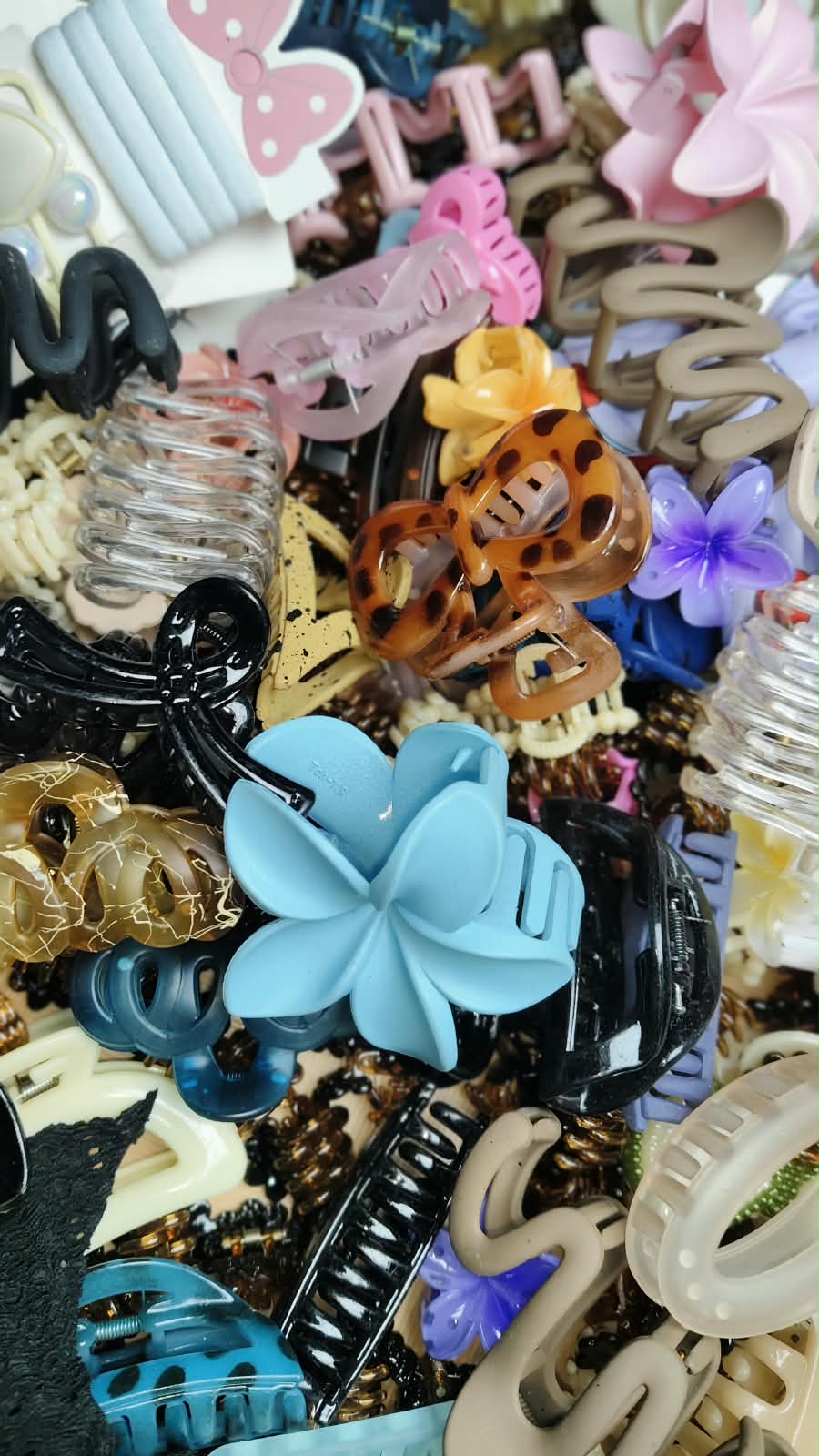 Mother Daughter Hair Accessories Deal – Half KG Hair Clips, Claw Clips & Bows