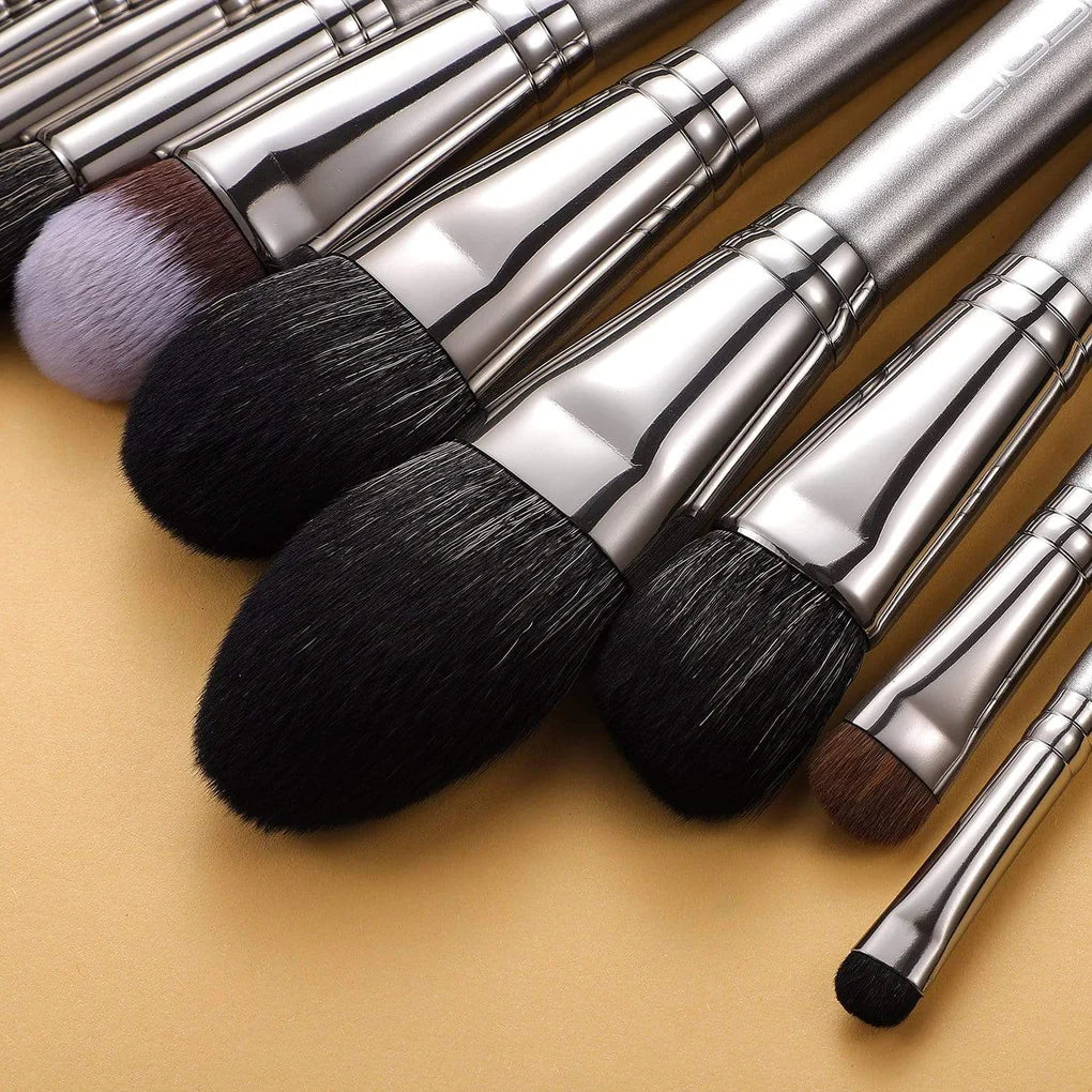 MAGICIAN SERIES 18 COMPLETE BRUSH KIT